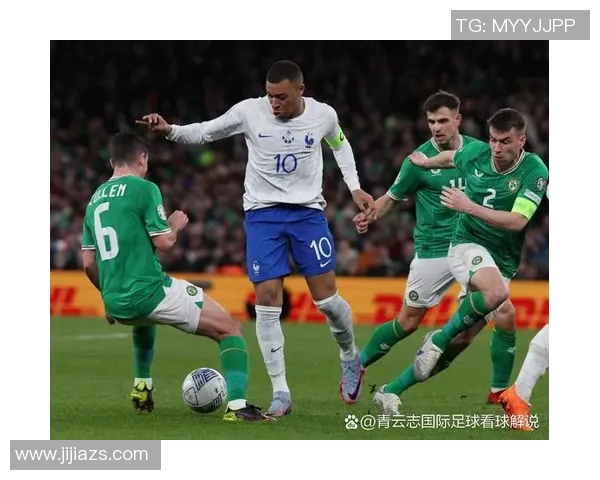 足球明星现场激情四溢视频集锦让你感受足球的魅力与热血瞬间